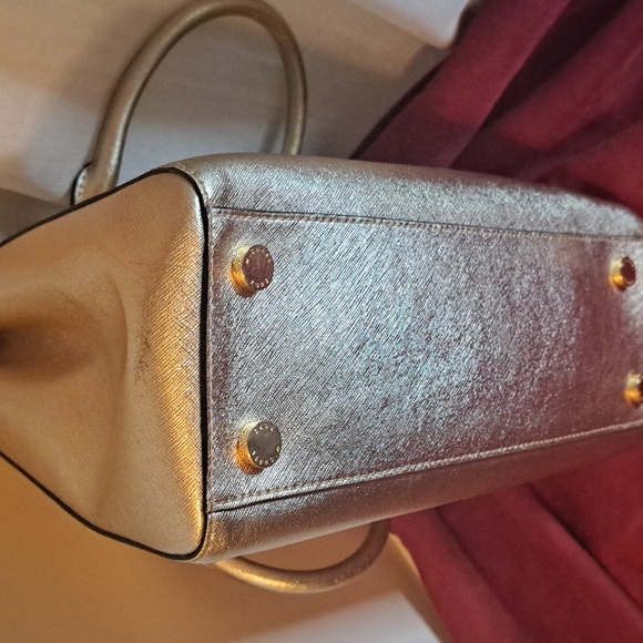 Michael Kors Gourgous Gold Satchel and Crossbody Excellent Condition - Picture 7 of 12